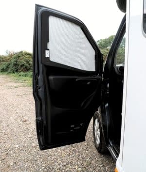 REMIfront IV occultation de la cabine côté gauche sans poignée pour Mercedes Sprinter à partir de BJ19, noir